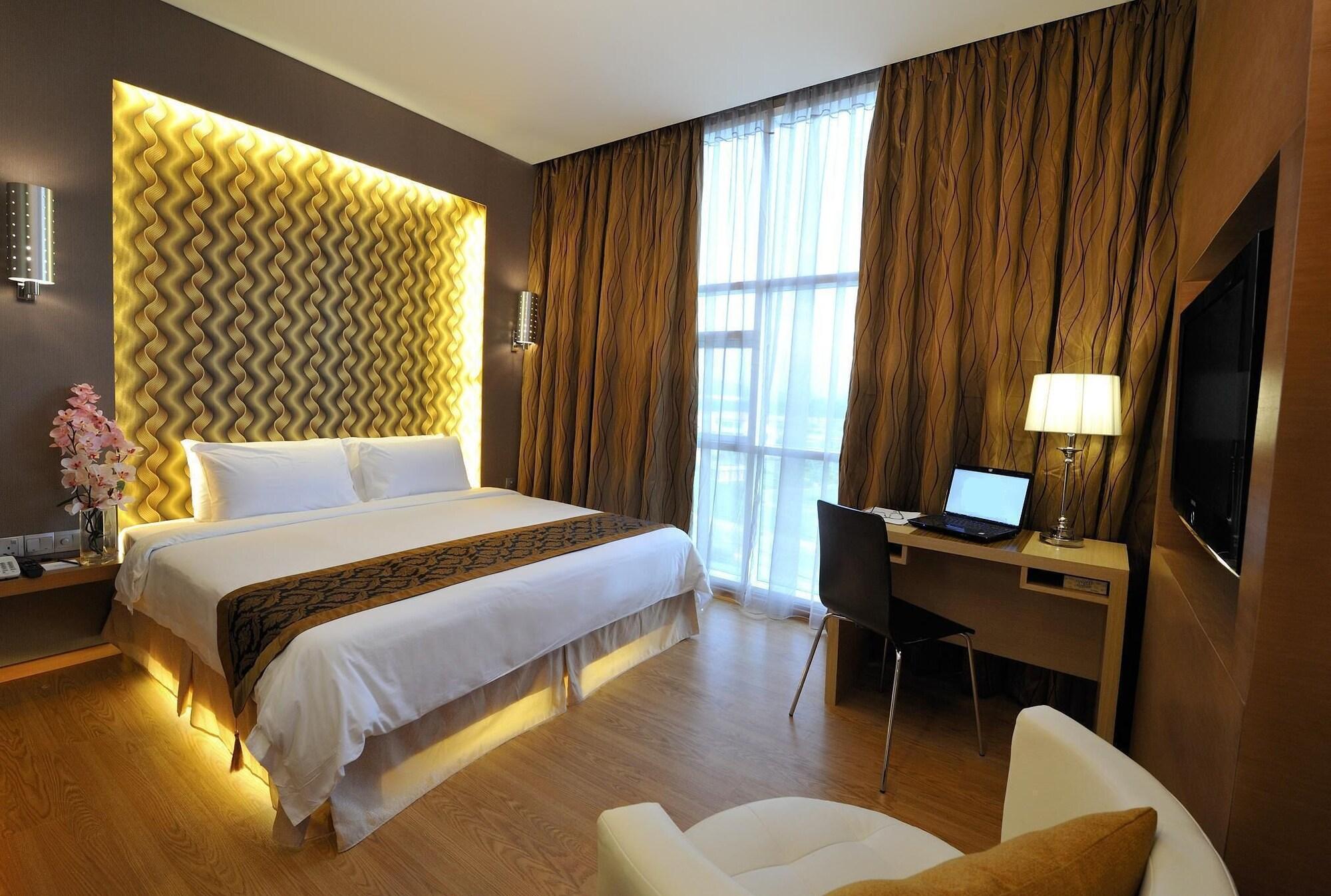 Courtyard Hotel 1Borneo Kota Kinabalu Extérieur photo