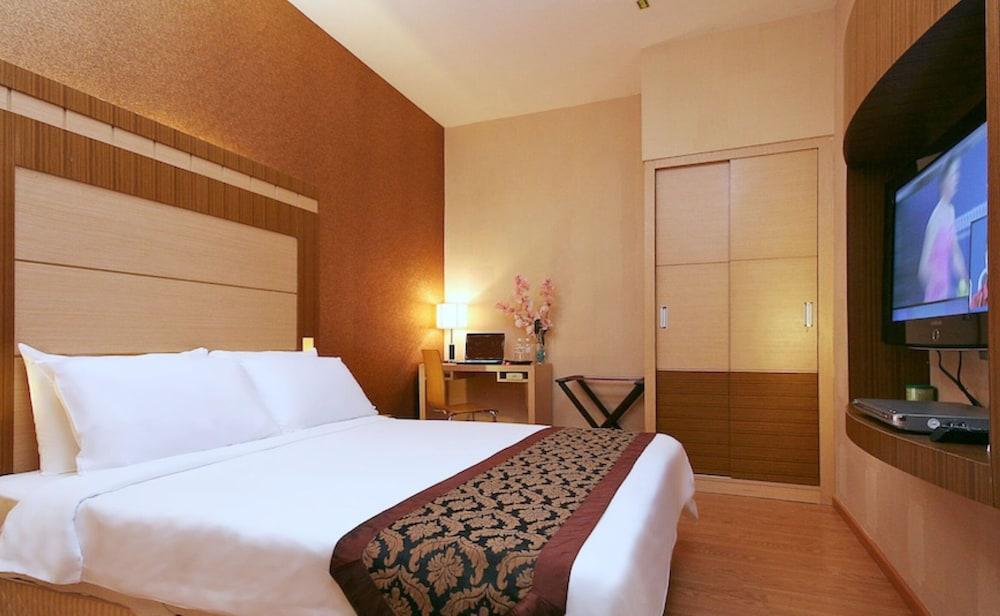 Courtyard Hotel 1Borneo Kota Kinabalu Extérieur photo