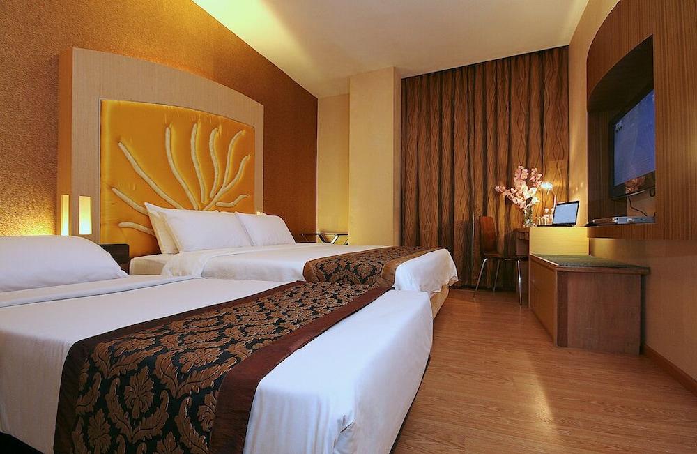 Courtyard Hotel 1Borneo Kota Kinabalu Extérieur photo