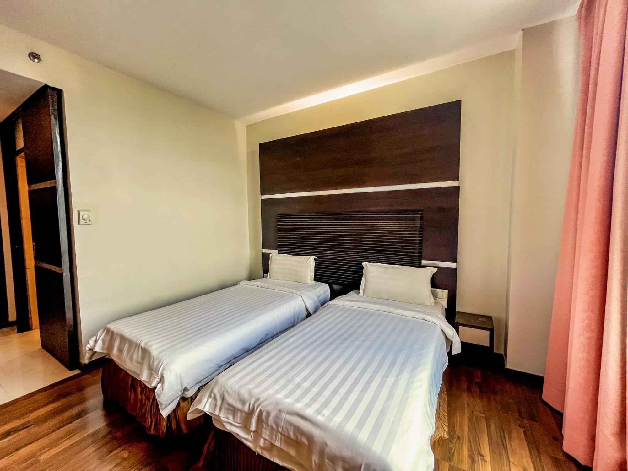 Courtyard Hotel 1Borneo Kota Kinabalu Extérieur photo