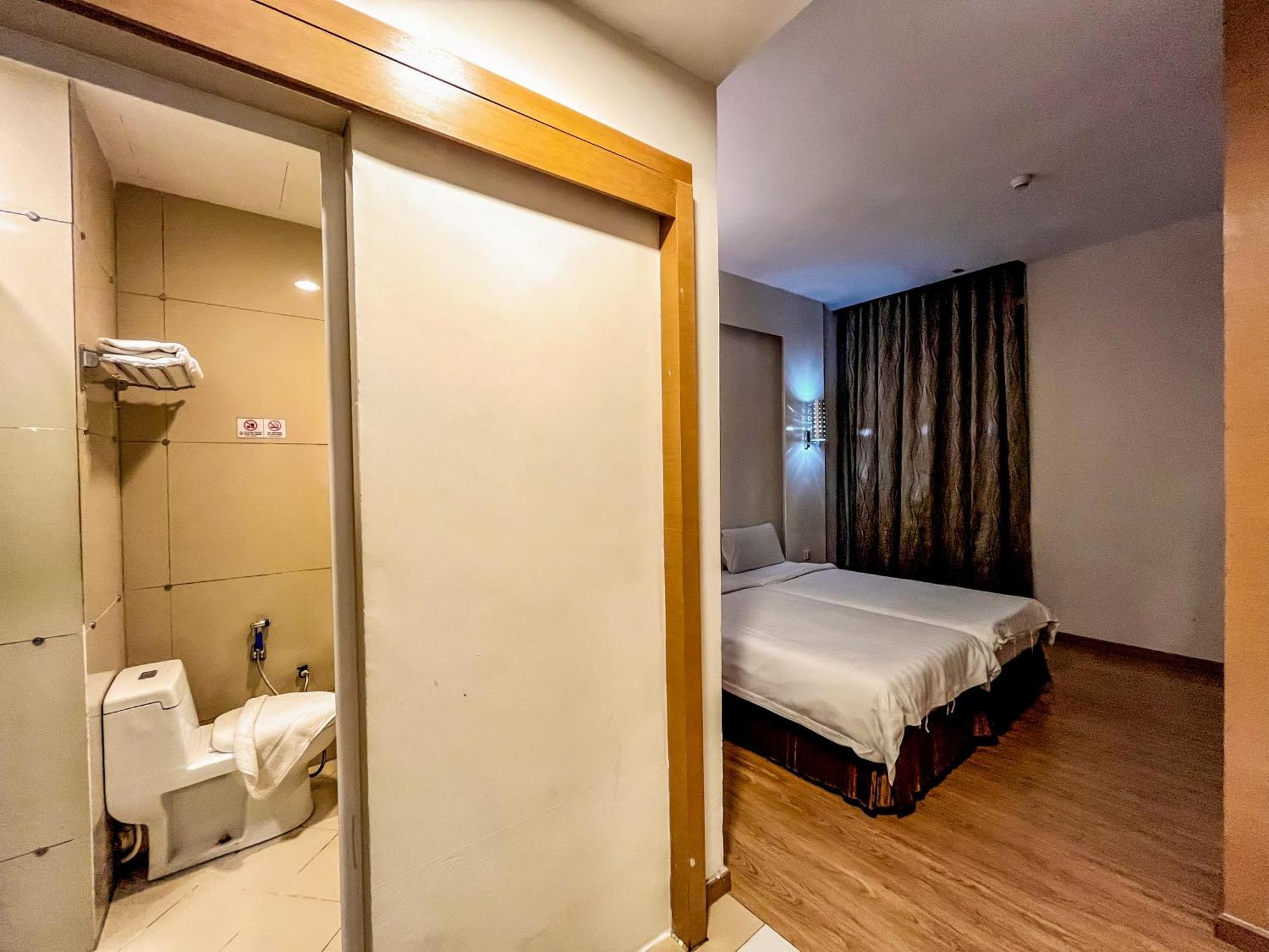 Courtyard Hotel 1Borneo Kota Kinabalu Extérieur photo