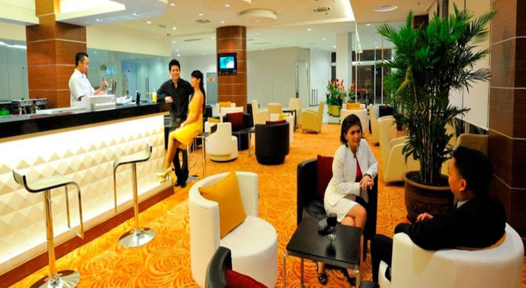 Courtyard Hotel 1Borneo Kota Kinabalu Extérieur photo