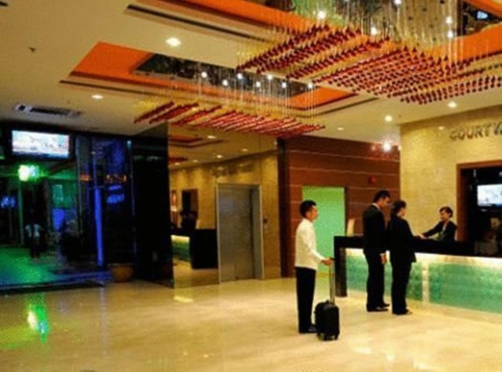 Courtyard Hotel 1Borneo Kota Kinabalu Extérieur photo