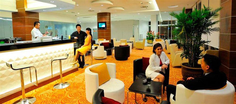 Courtyard Hotel 1Borneo Kota Kinabalu Extérieur photo